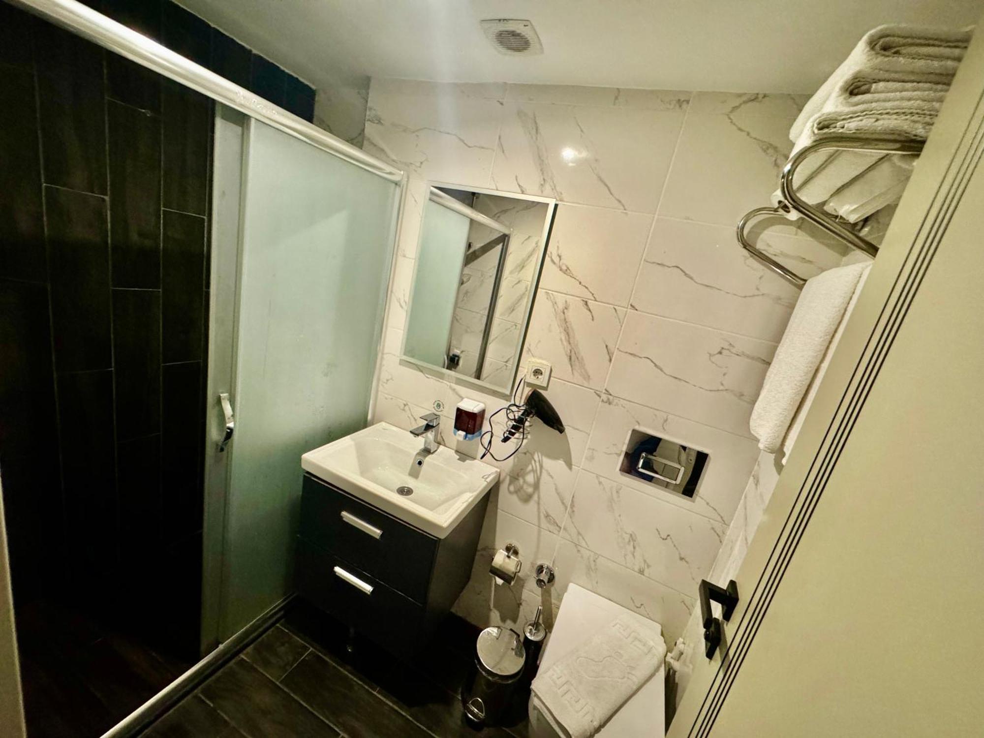 Aram Edessa Hotel Istanbul Exterior photo